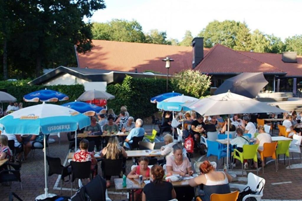 Te Huur: Leuke 4-Persoons Stacaravan Op Top Locatie! Hoenderloo Esterno foto